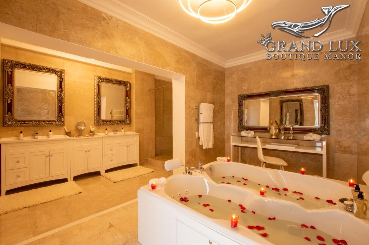 Готель Grand Lux Boutique Manor Германус Екстер'єр фото